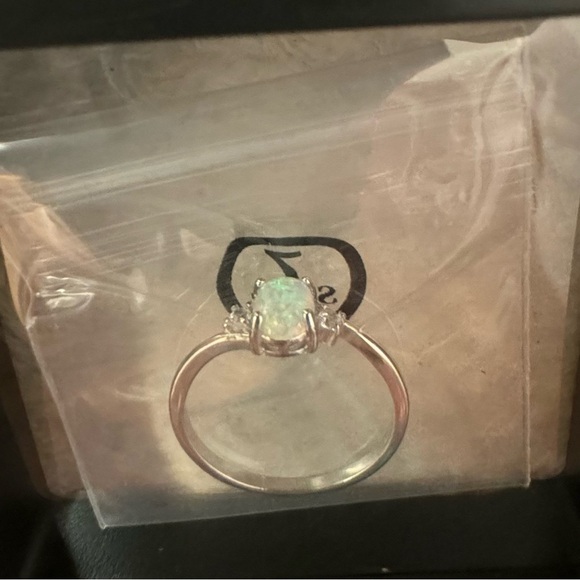 Silver Opal ring size 7 and earrings set, brand new, (costume jewelry) - Picture 2 of 6
